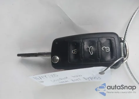 2013 Volkswagen Passat S z USA, uszkodzony, nr VIN 1VWAP7A3XDC037611